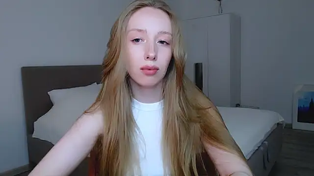 Luna insniity online show from 02-26-25, 06:54