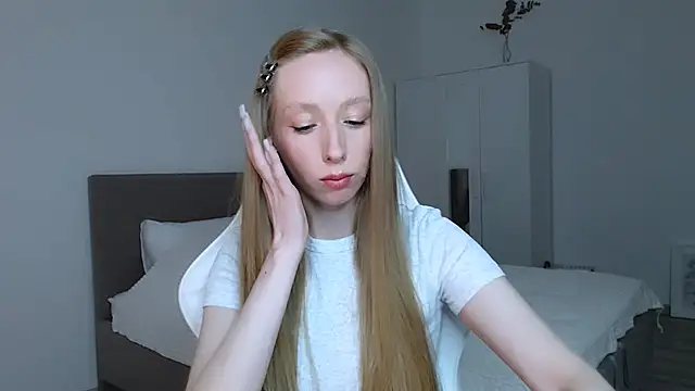 Luna insniity online show from 09-16-25, 07:37