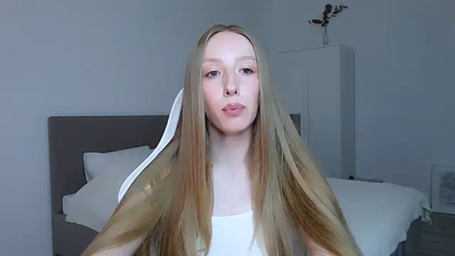 Luna insniity online show from 09-27-25, 08:14