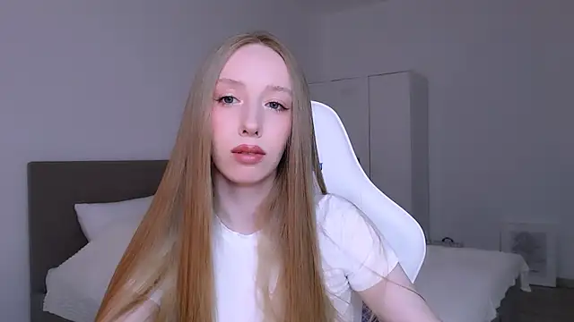 Luna insniity online show from 03-28-26, 08:30