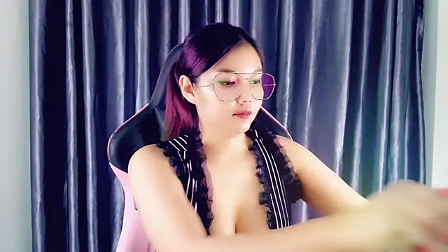 Snapshot of New241New chatting on 02-16-25, 04:21 New241New online show from 02-16-25, 04:21