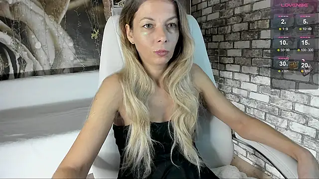 Eva Melow online show from 10-06-25, 02:03