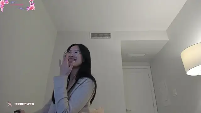 Snapshot of secretgirlfriendxo chatting on 12-14-24, 02:45 secretgirlfriendxo online show from 12-14-24, 02:45
