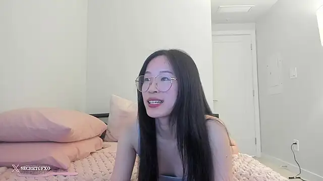 Snapshot of secretgirlfriendxo chatting on 01-22-25, 07:35 secretgirlfriendxo online show from 01-22-25, 07:35