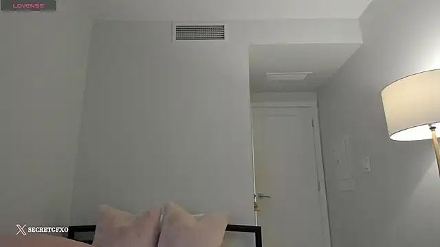 Snapshot of secretgirlfriendxo chatting on 02-06-25, 06:29 secretgirlfriendxo online show from 02-06-25, 06:29