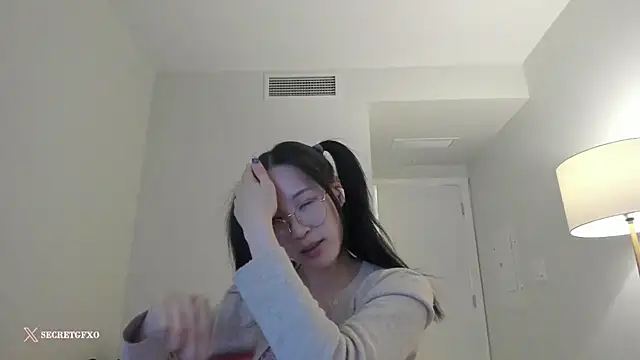 Snapshot of secretgirlfriendxo chatting on 02-09-25, 04:25 secretgirlfriendxo online show from 02-09-25, 04:25