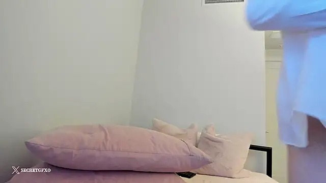 Snapshot of secretgirlfriendxo chatting on 02-09-25, 07:27 secretgirlfriendxo online show from 02-09-25, 07:27