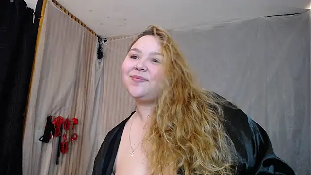 julia sweet 1 online show from 01-31-25, 04:36