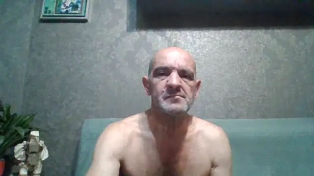 Snapshot of skorpibg65 chatting on 06-12-26, 03:38 skorpibg65 online show from 06-12-26, 03:38