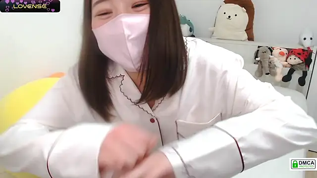 Snapshot of SUZU_ chatting on 01-31-25, 09:37 SUZU online show from 01-31-25, 09:37