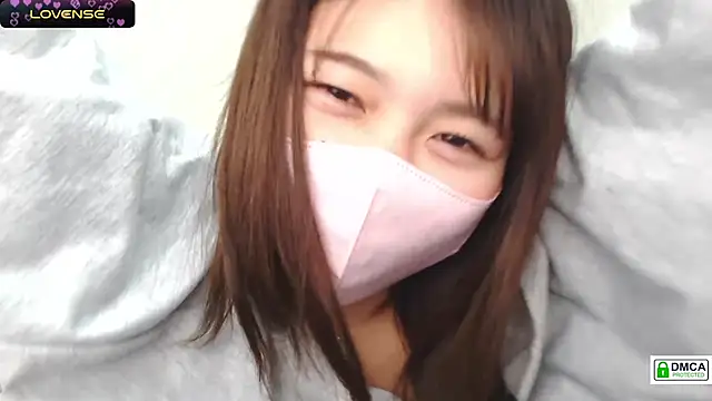 Snapshot of SUZU_ chatting on 02-08-25, 05:40 SUZU online show from 02-08-25, 05:40