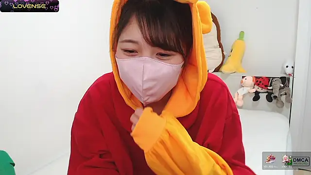 Snapshot of SUZU_ chatting on 02-18-25, 01:00 SUZU online show from 02-18-25, 01:00