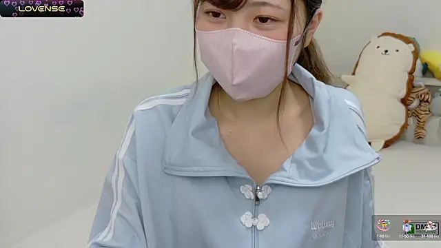 Snapshot of SUZU_ chatting on 03-04-25, 01:38 SUZU online show from 03-04-25, 01:38