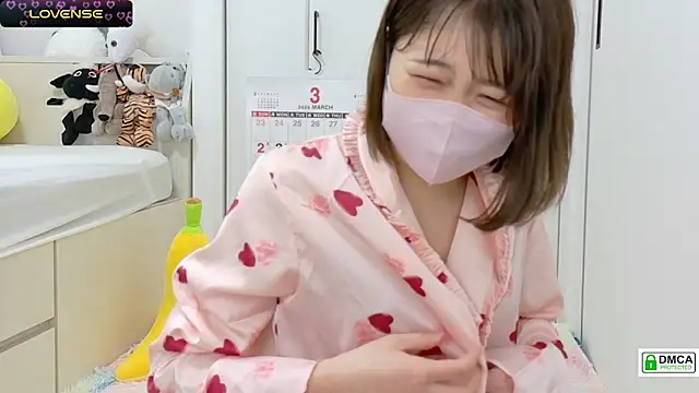 Snapshot of SUZU_ chatting on 03-17-25, 03:07 SUZU online show from 03-17-25, 03:07