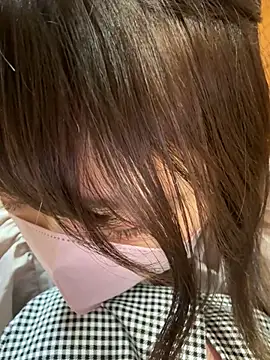 Snapshot of SUZU_ chatting on 03-18-25, 10:25 SUZU online show from 03-18-25, 10:25