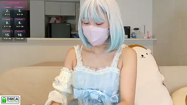 Snapshot of SUZU_ chatting on 09-10-25, 12:38 SUZU online show from 09-10-25, 12:38