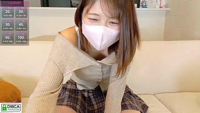 Snapshot of SUZU_ chatting on 09-16-25, 03:13 SUZU online show from 09-16-25, 03:13