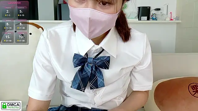 Snapshot of SUZU_ chatting on 09-17-25, 03:19 SUZU online show from 09-17-25, 03:19