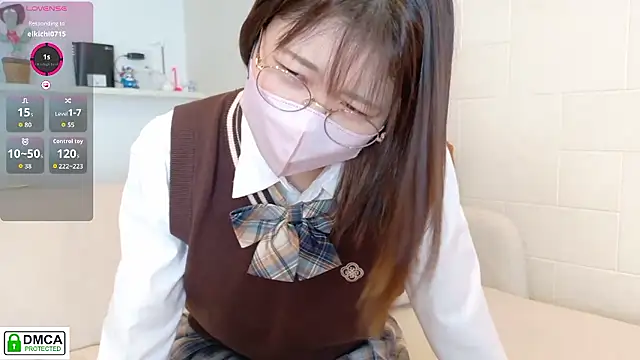 Snapshot of SUZU_ chatting on 10-08-25, 03:15 SUZU online show from 10-08-25, 03:15