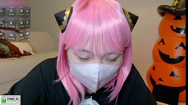 Snapshot of SUZU_ chatting on 10-27-25, 01:04 SUZU online show from 10-27-25, 01:04