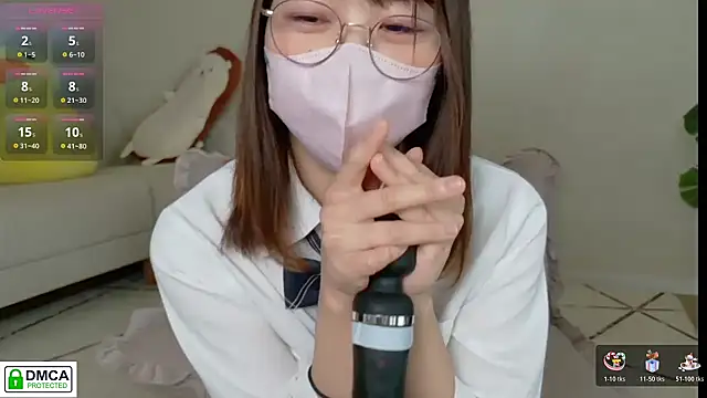 Snapshot of SUZU_ chatting on 11-05-25, 04:12 SUZU online show from 11-05-25, 04:12