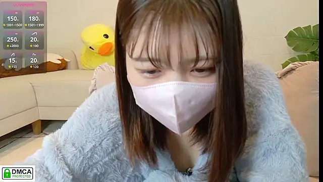 Snapshot of SUZU_ chatting on 11-21-25, 10:08 SUZU online show from 11-21-25, 10:08