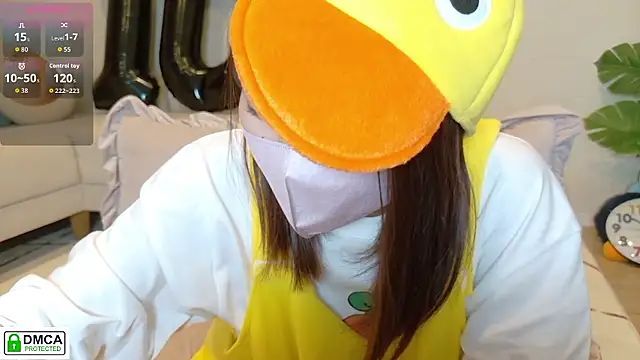 Snapshot of SUZU_ chatting on 11-25-25, 01:11 SUZU online show from 11-25-25, 01:11