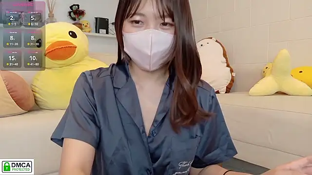 Snapshot of SUZU_ chatting on 07-03-26, 09:43 SUZU online show from 07-03-26, 09:43