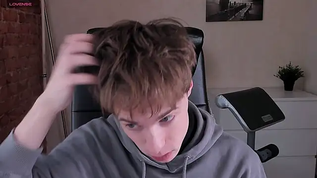 Snapshot of _tokyo_ghoul chatting on 01-17-25, 10:11 tokyo ghoul online show from 01-17-25, 10:11