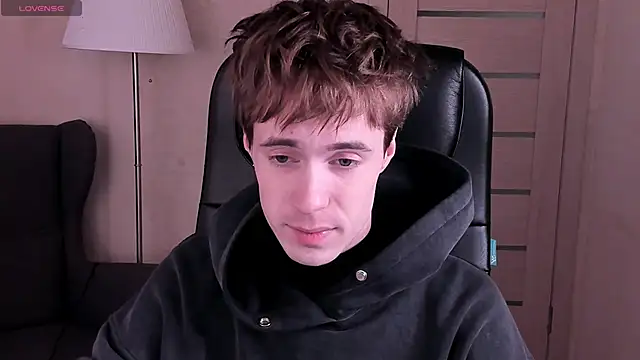 Snapshot of _tokyo_ghoul chatting on 01-25-25, 10:19 tokyo ghoul online show from 01-25-25, 10:19