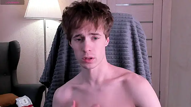 Snapshot of _tokyo_ghoul chatting on 02-08-25, 10:18 tokyo ghoul online show from 02-08-25, 10:18