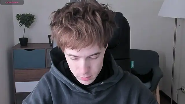 Snapshot of _tokyo_ghoul chatting on 02-15-25, 10:11 tokyo ghoul online show from 02-15-25, 10:11