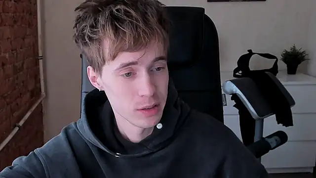 Snapshot of _tokyo_ghoul chatting on 03-14-25, 01:13 tokyo ghoul online show from 03-14-25, 01:13