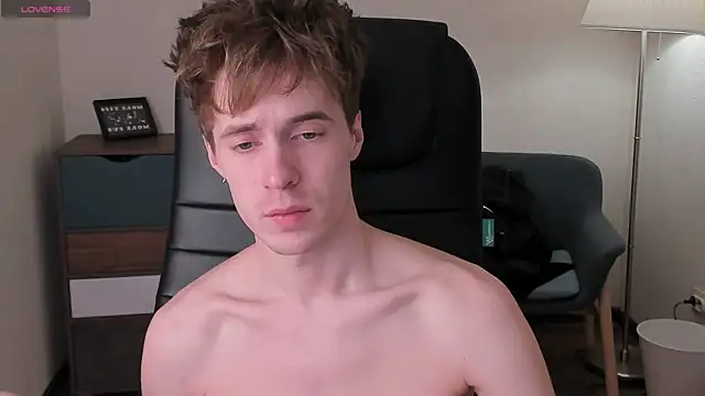 Snapshot of _tokyo_ghoul chatting on 03-21-25, 03:13 tokyo ghoul online show from 03-21-25, 03:13