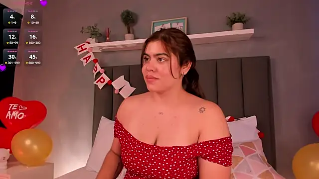 Snapshot of veronica185 chatting on 02-19-25, 02:44 veronica185 online show from 02-19-25, 02:44