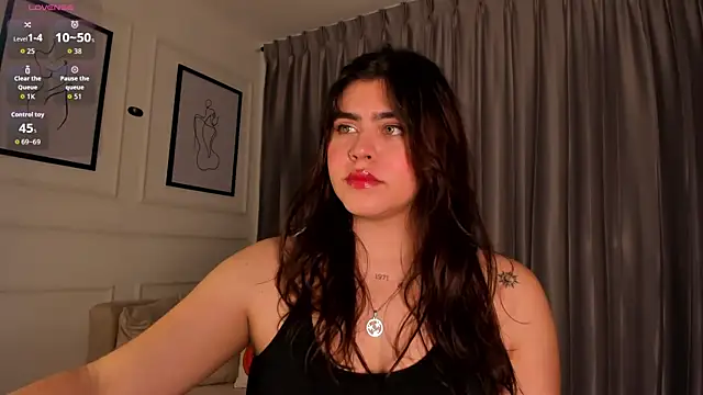 Snapshot of veronica185 chatting on 10-02-25, 03:24 veronica185 online show from 10-02-25, 03:24