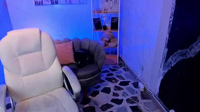 NiickyJones online show from 10-07-25, 09:34