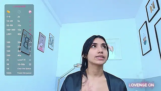 littlee emilyy  online show from 12-05-24, 10:12