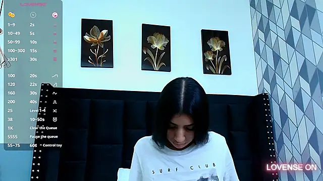 littlee emilyy  online show from 02-07-25, 10:09