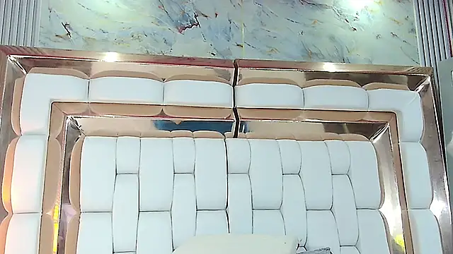 littlee emilyy  online show from 03-19-25, 02:59