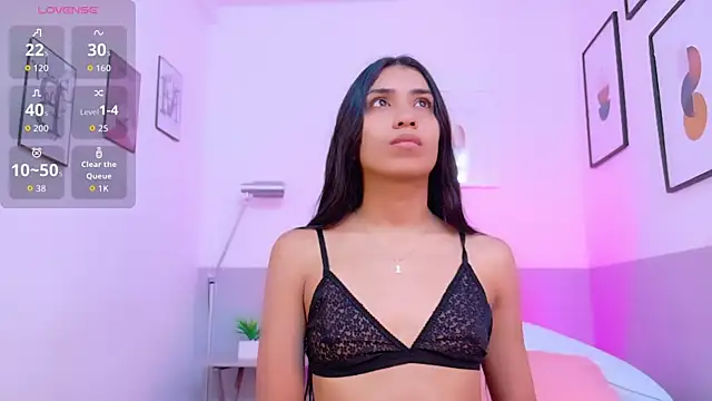 littlee emilyy  online show from 12-04-25, 11:24