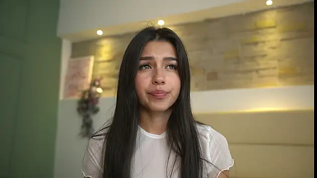 Ashley Jones9 online show from 02-08-25, 03:42