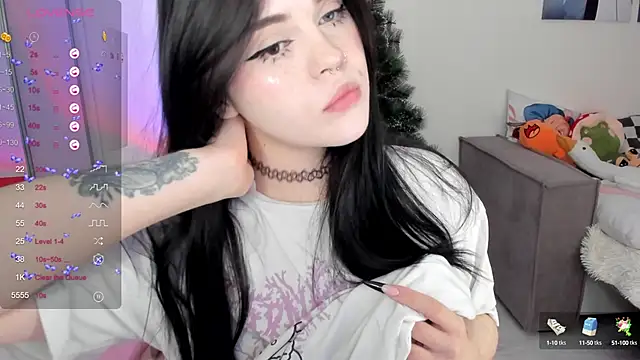 Snapshot of SelenaCute chatting on 01-09-25, 05:13 SelenaCute online show from 01-09-25, 05:13