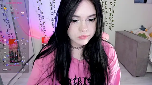 Snapshot of SelenaCute chatting on 02-27-25, 05:13 SelenaCute online show from 02-27-25, 05:13