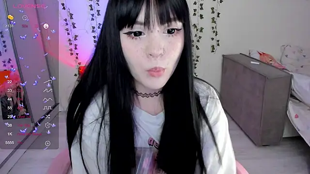 Snapshot of SelenaCute chatting on 03-04-25, 05:11 SelenaCute online show from 03-04-25, 05:11