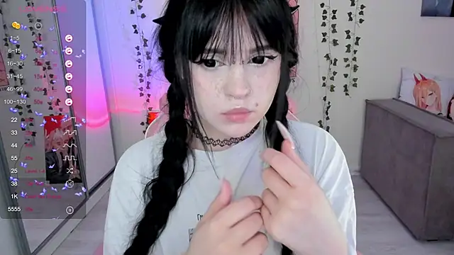 Snapshot of SelenaCute chatting on 03-07-25, 06:24 SelenaCute online show from 03-07-25, 06:24