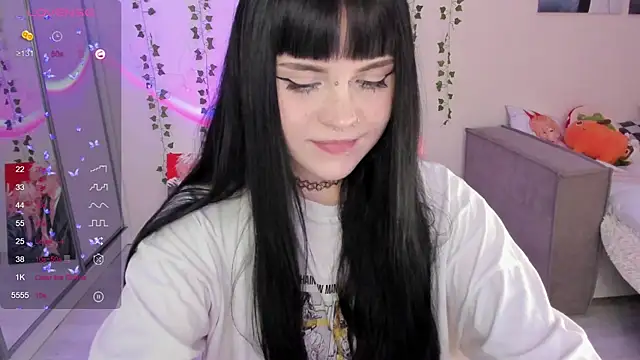 Snapshot of SelenaCute chatting on 03-12-25, 07:13 SelenaCute online show from 03-12-25, 07:13