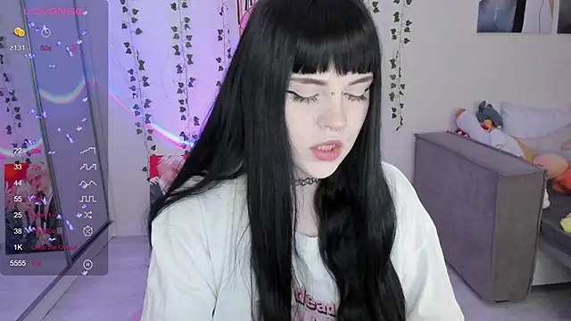 Snapshot of SelenaCute chatting on 03-13-25, 05:11 SelenaCute online show from 03-13-25, 05:11