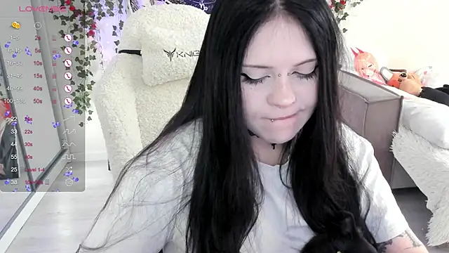 Snapshot of SelenaCute chatting on 09-26-25, 06:39 SelenaCute online show from 09-26-25, 06:39