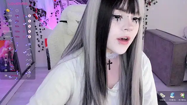 Snapshot of SelenaCute chatting on 11-04-25, 11:53 SelenaCute online show from 11-04-25, 11:53